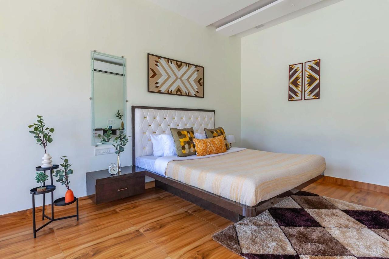 Natures Odyssey By Stayvista - Amidst Lush Greenery With Outdoor Pool And Indoor Activities Chinchavli Eksteriør billede